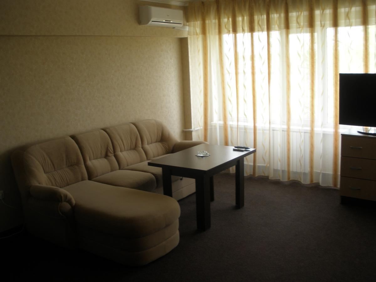 Hotel Prietenia Bender الغرفة الصورة